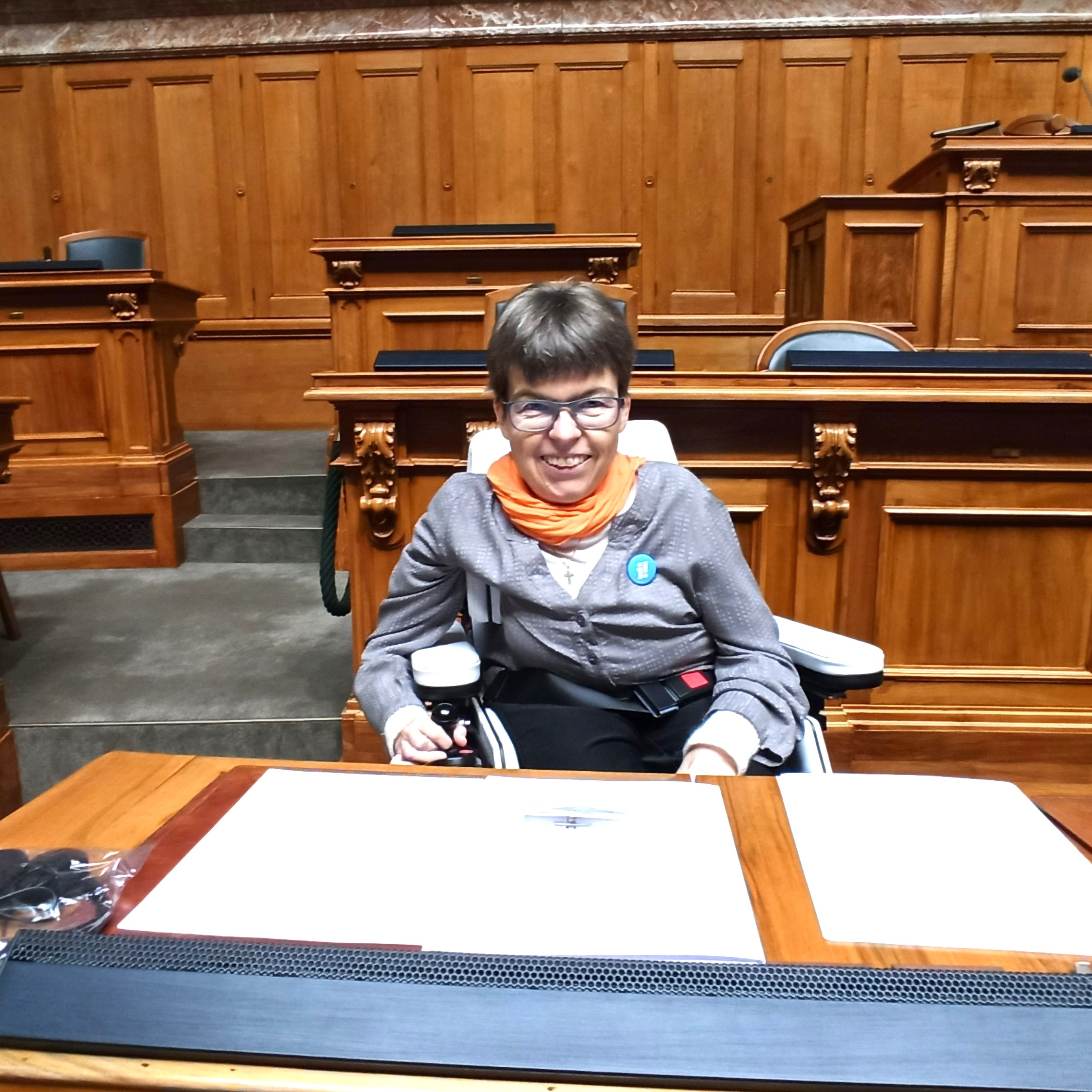 Simone Leuenberger an ihrem Platz während der Behindertensession im Nationalratssaal